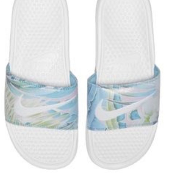 Nike slides size 7 - Picture 2 of 2